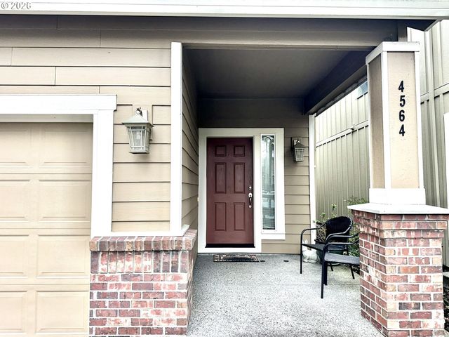 4564 Se OLIVEWOOD St, Hillsboro, OR 97123