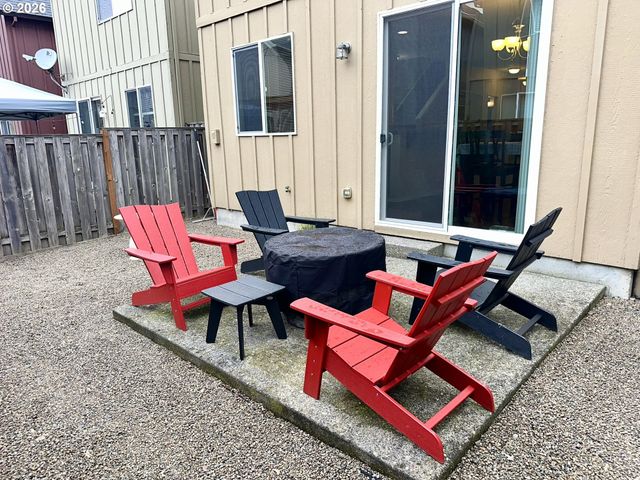 4564 Se OLIVEWOOD St, Hillsboro, OR 97123