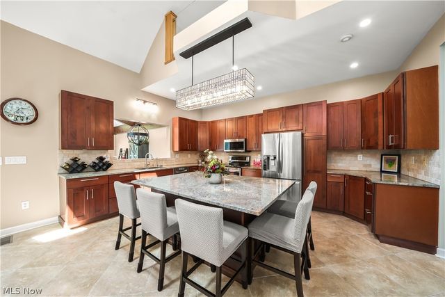 2969 Huntington Way, Aurora, OH 44202