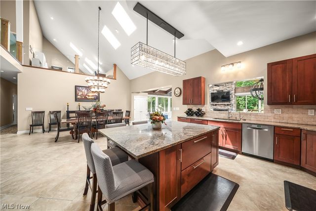 2969 Huntington Way, Aurora, OH 44202