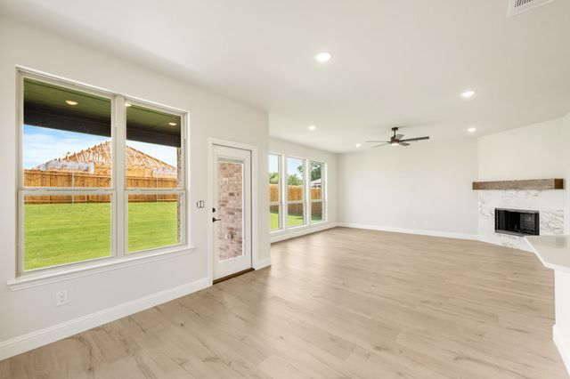 1604 Olivia Drive, Trenton, TX 75490