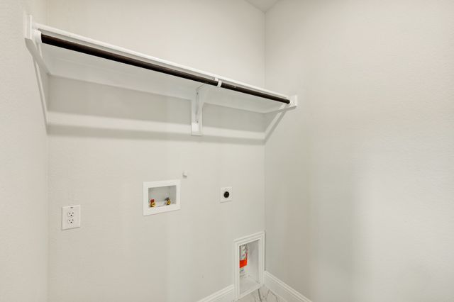 1604 Olivia Drive, Trenton, TX 75490