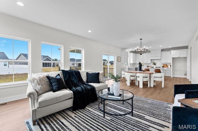 809 Golden Bell Lane, O'fallon, IL 62269