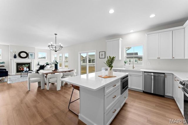 809 Golden Bell Lane, O'fallon, IL 62269