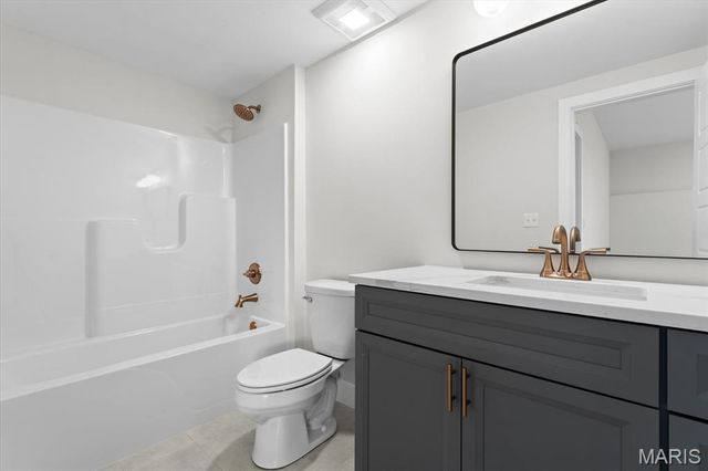 809 Golden Bell Lane, O'fallon, IL 62269