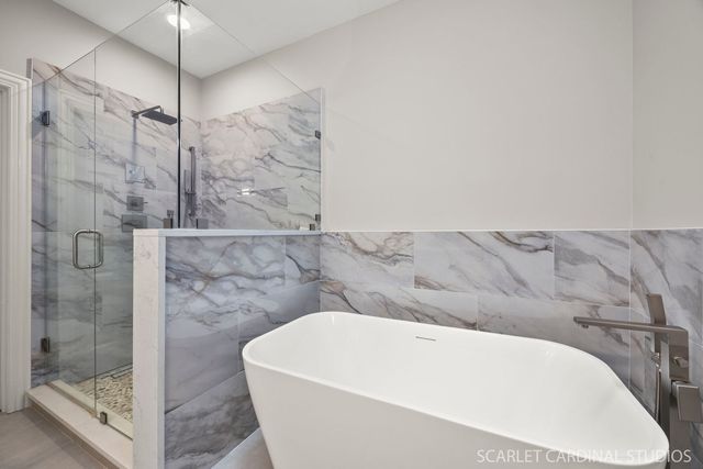 1017 Tartan Court, Wheaton, IL 60187