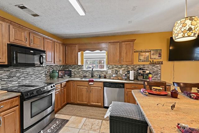 51 Kingston Drive, Pike Road, AL 36064