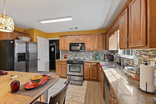 51 Kingston Drive, Pike Road, AL 36064