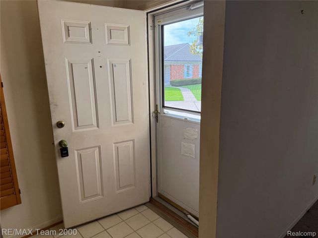 37424 Stonegate Circle, Clinton Charter Township, MI 48036