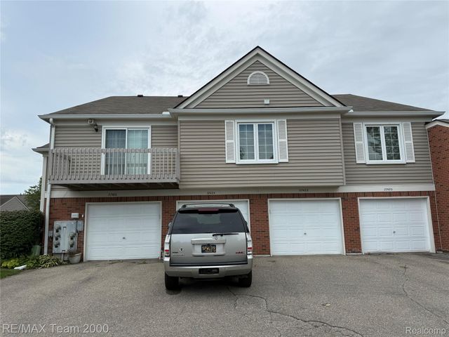 37424 Stonegate Circle, Clinton Charter Township, MI 48036