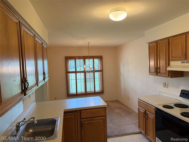 37424 Stonegate Circle, Clinton Charter Township, MI 48036