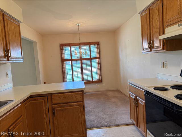 37424 Stonegate Circle, Clinton Charter Township, MI 48036