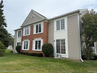 37424 Stonegate Circle, Clinton Charter Township, MI 48036
