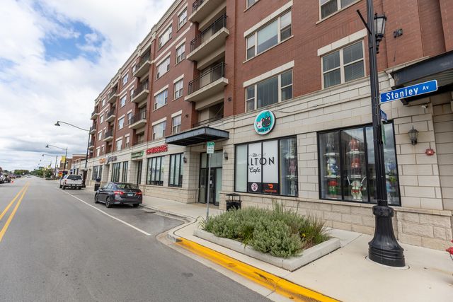 6805 Stanley Avenue, Berwyn, IL 60402