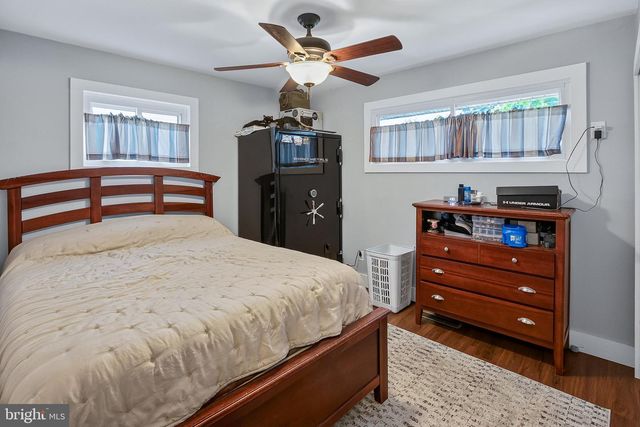 528 S MAPLE AVE, Maple Shade, NJ 08052