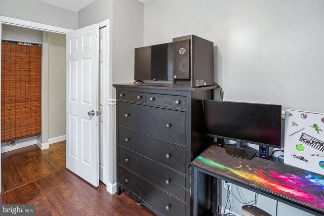 528 S MAPLE AVE, Maple Shade, NJ 08052