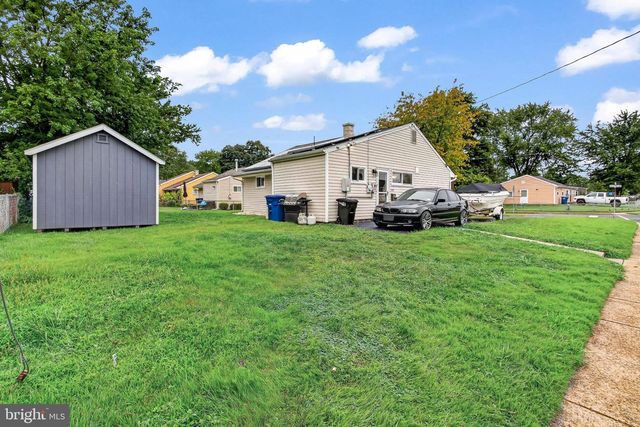 528 S MAPLE AVE, Maple Shade, NJ 08052