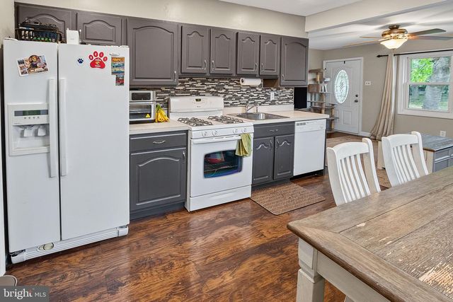 528 S MAPLE AVE, Maple Shade, NJ 08052