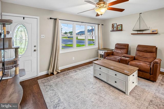 528 S MAPLE AVE, Maple Shade, NJ 08052