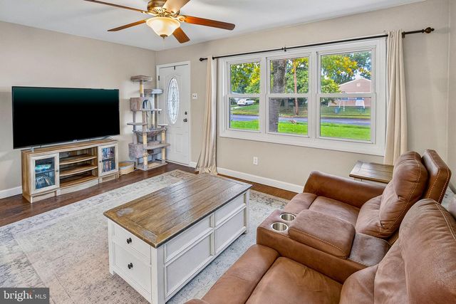 528 S MAPLE AVE, Maple Shade, NJ 08052
