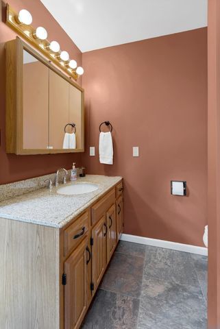 990 Main Street, Cavendish, VT 05153