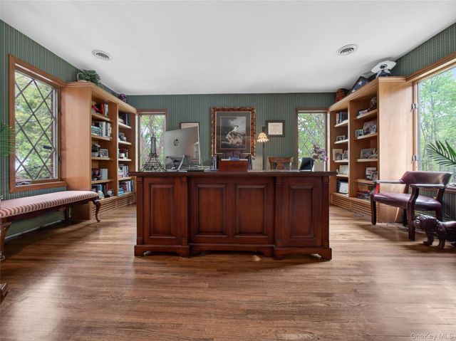 4 Abbey Road, Orangeburg, NY 10962