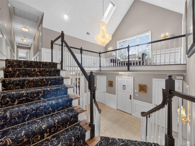 4 Abbey Road, Orangeburg, NY 10962