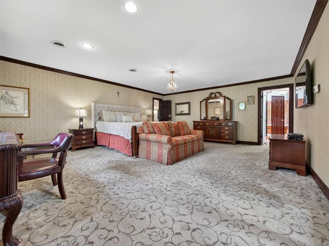 4 Abbey Road, Orangeburg, NY 10962