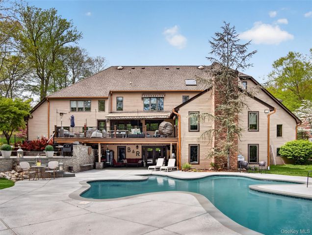 4 Abbey Road, Orangeburg, NY 10962