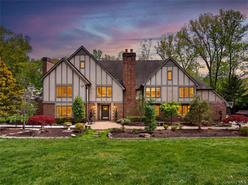 4 Abbey Road, Orangeburg, NY 10962