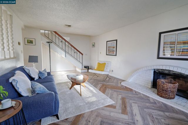 2585 El Portal Dr C, San Pablo, CA 94806