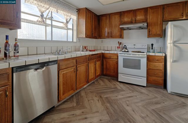 2585 El Portal Dr C, San Pablo, CA 94806