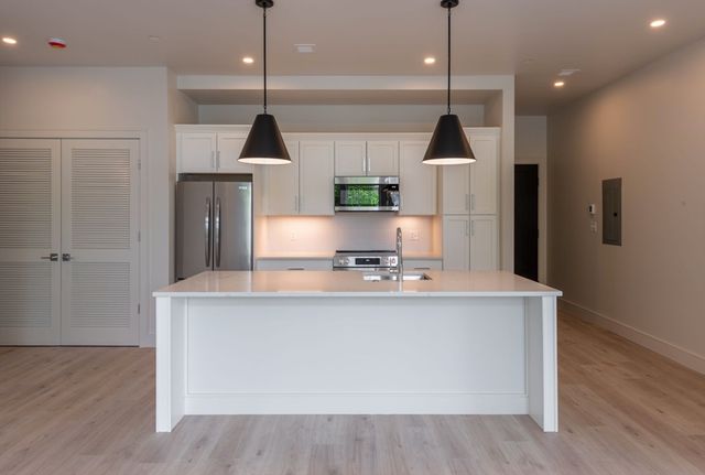 1223 Washington St 6, Norwood, MA 02062