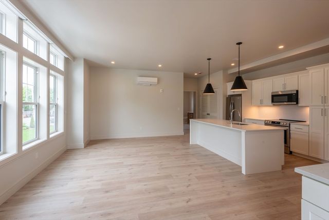 1223 Washington St 6, Norwood, MA 02062