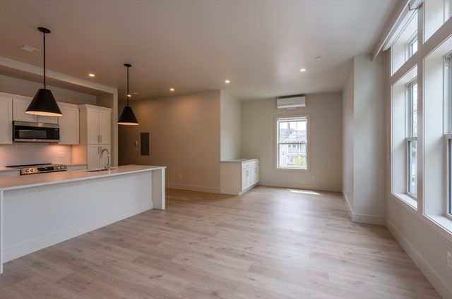 1223 Washington St 6, Norwood, MA 02062