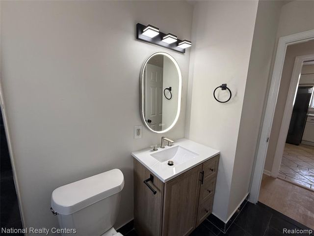 13440 Charlotte Avenue, Warren, MI 48089