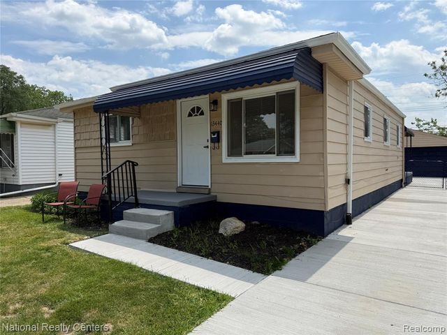 13440 Charlotte Avenue, Warren, MI 48089