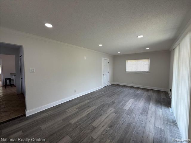 13440 Charlotte Avenue, Warren, MI 48089