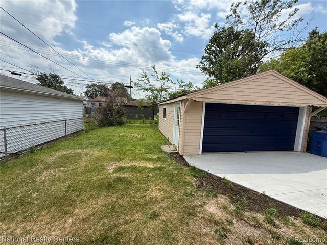 13440 Charlotte Avenue, Warren, MI 48089