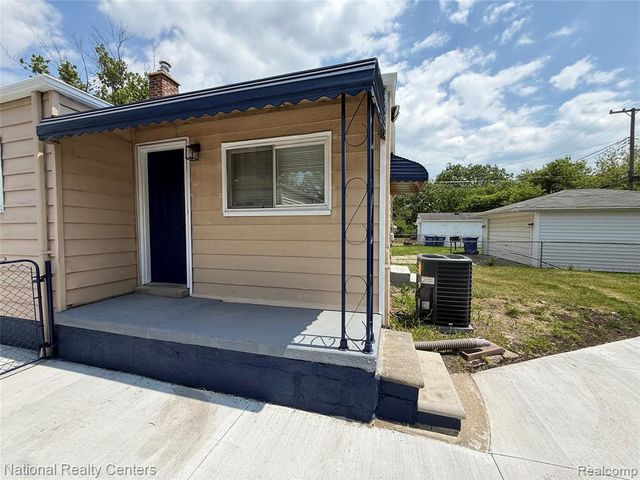 13440 Charlotte Avenue, Warren, MI 48089