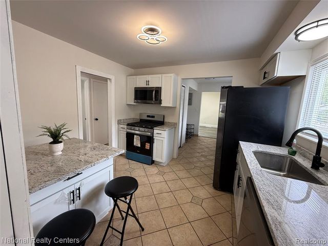 13440 Charlotte Avenue, Warren, MI 48089