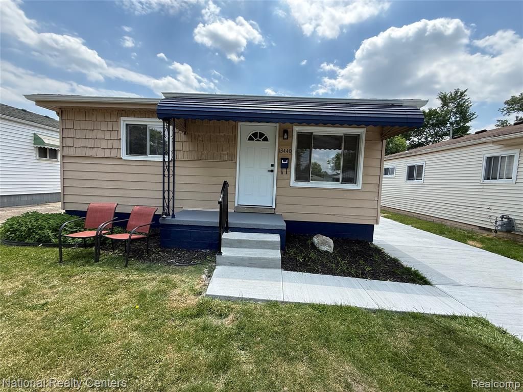 13440 Charlotte Avenue, Warren, MI 48089