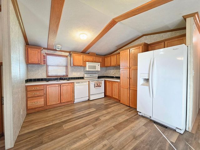 65175 E 160 Road, Wyandotte, OK 74370