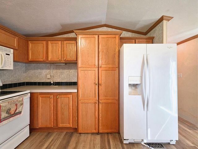 65175 E 160 Road, Wyandotte, OK 74370