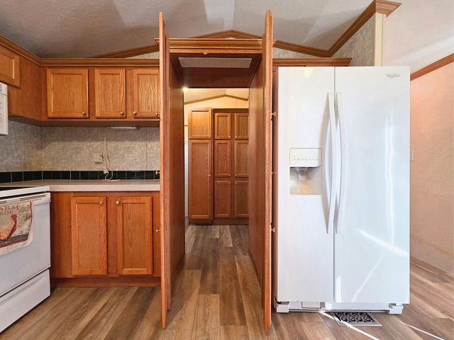 65175 E 160 Road, Wyandotte, OK 74370