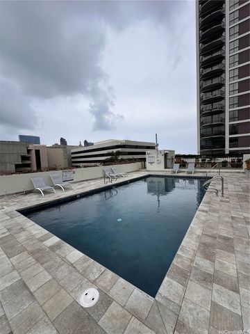 225 Queen Street 16A, Honolulu, HI 96813