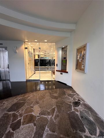 225 Queen Street 16A, Honolulu, HI 96813