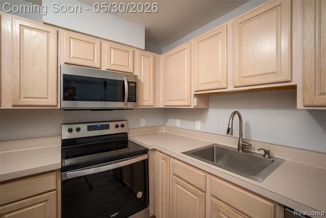 1727 Campau Farms Circle, Detroit, MI 48207