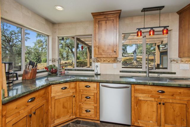 5361 Quail Hollow Ct, Pilot Hill, CA 95664