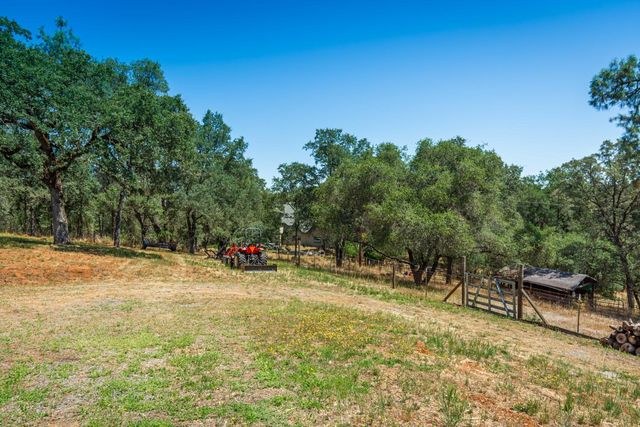5361 Quail Hollow Ct, Pilot Hill, CA 95664